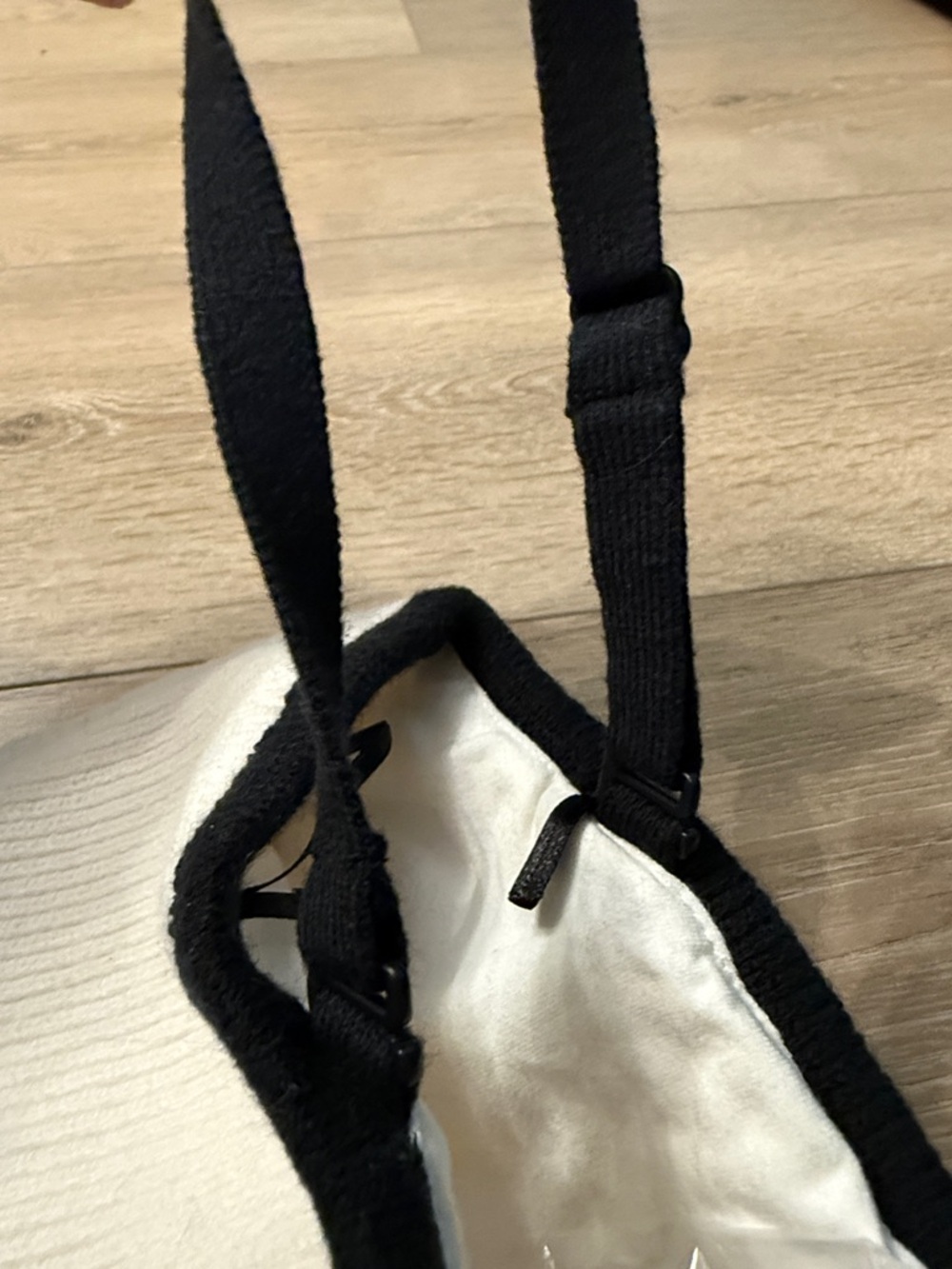 Abercrombie & Fitch White Top with Black Trim Detail - Picture 5 of 6